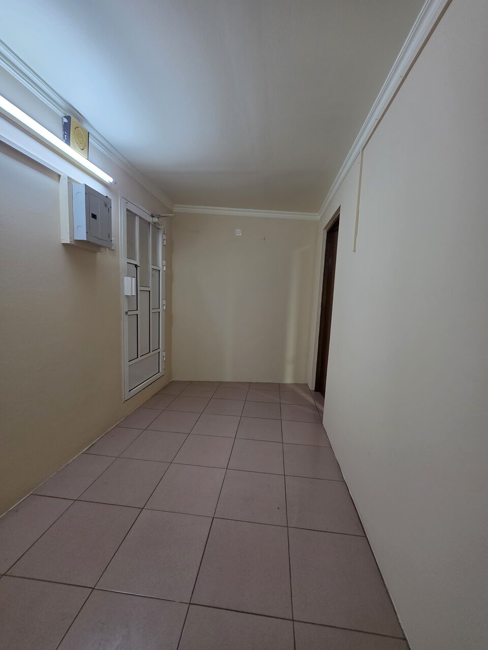 Hoora, Apartments, Flats, Houses & Villas, BHD 130/month,  Studio,  - Neet & Clean Semi Furnished Spacious Studio Flat With Unlimited Ewa @130/BD In Hoora