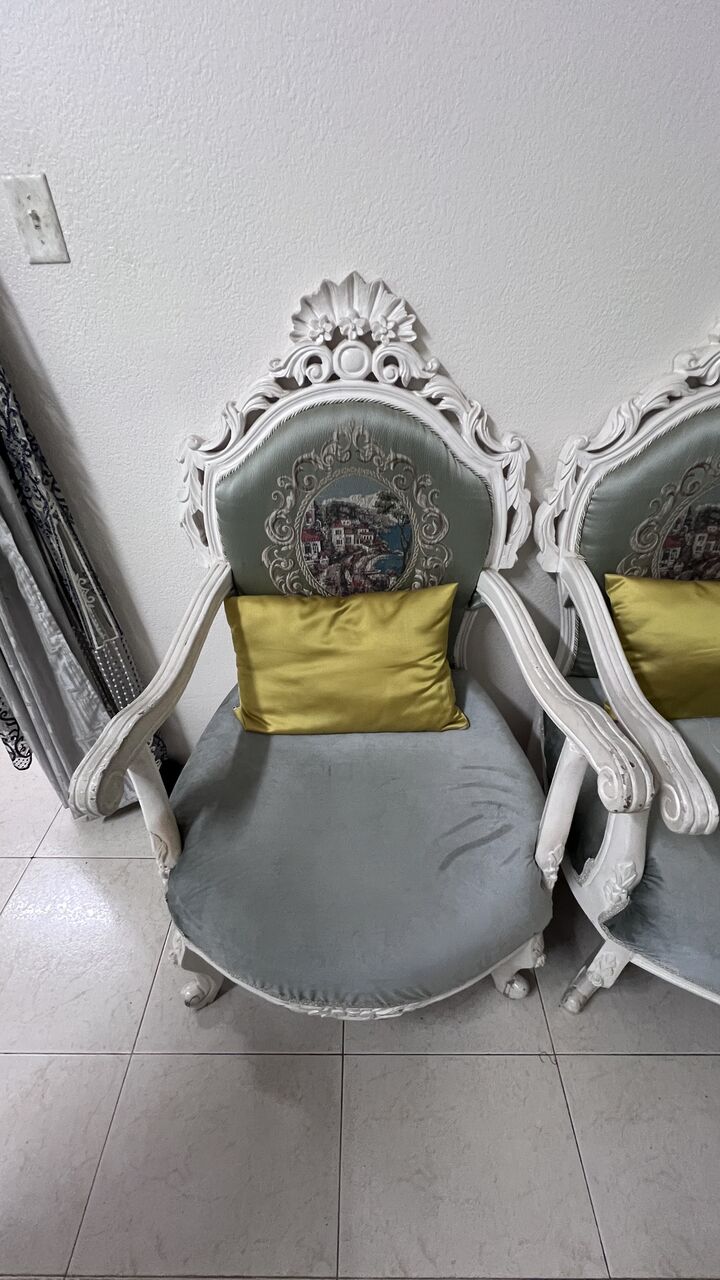 Jubail, Furniture, SAR 600,  Selling A Set Of Sofas