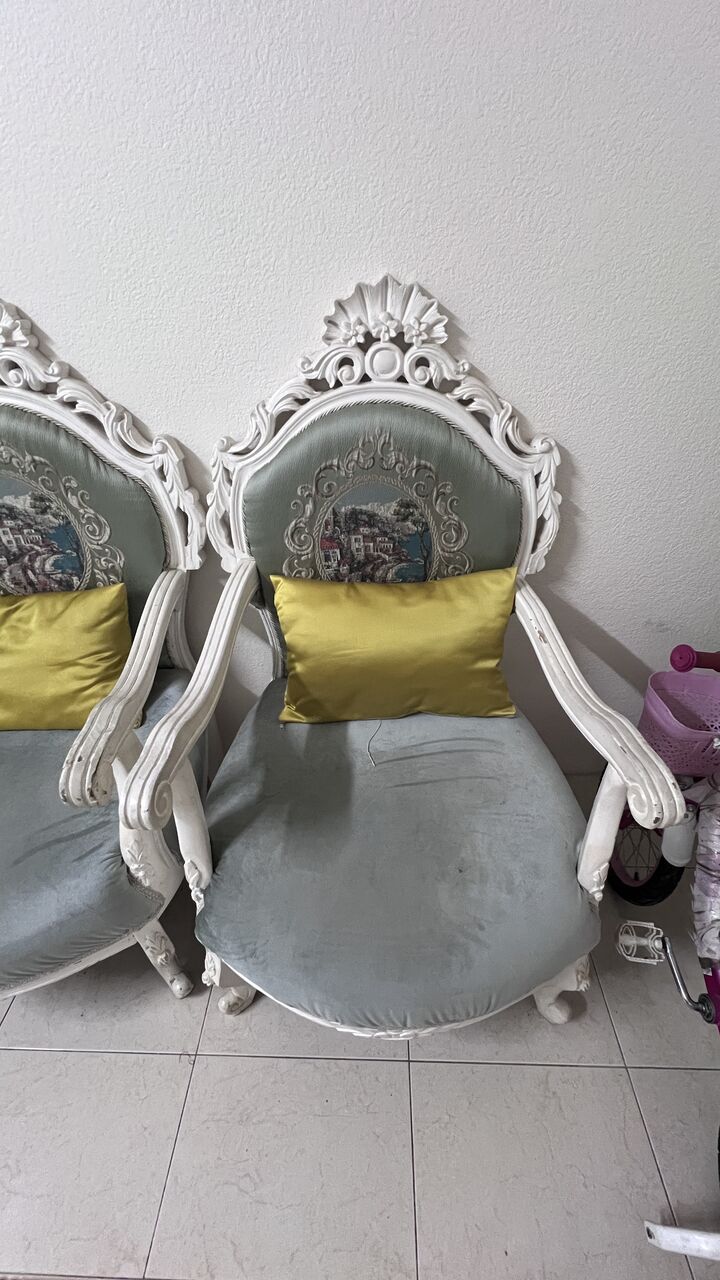 Jubail, Furniture, SAR 600,  Selling A Set Of Sofas