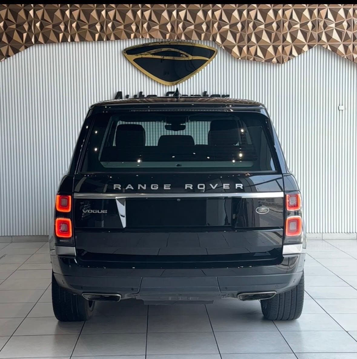 Riffa, Vehicles, Cars & Trucks , BHD 17100,  RANGE ROVER VOGUE L405 2019 BLACK,  2019,  Automatic,  90000 KM,