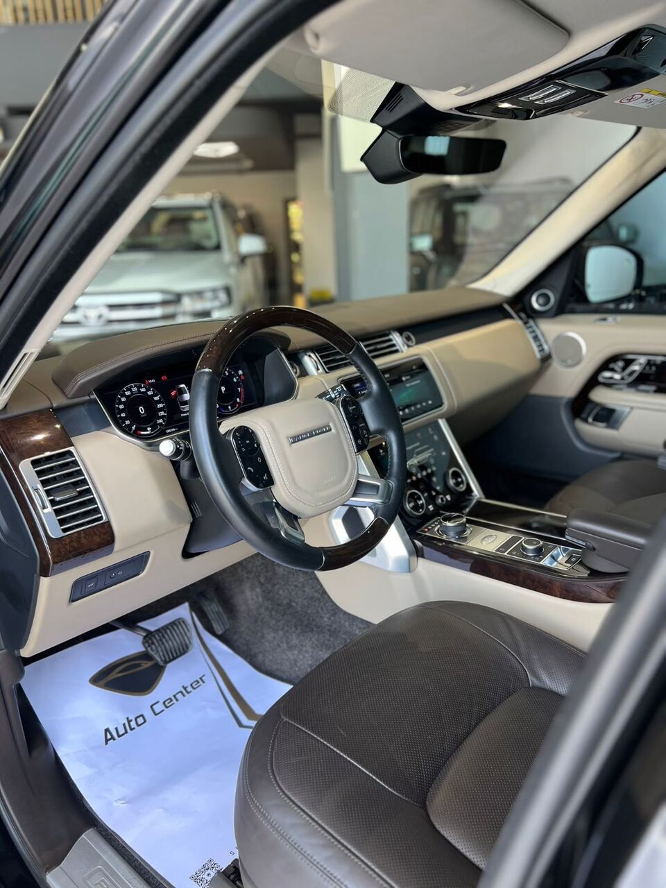 Riffa, Vehicles, Cars & Trucks , BHD 17100,  RANGE ROVER VOGUE L405 2019 BLACK,  2019,  Automatic,  90000 KM,