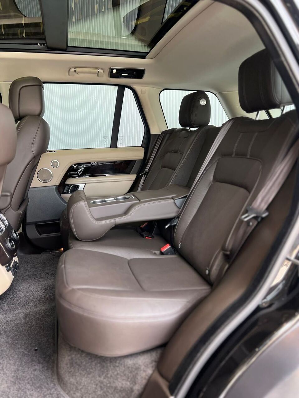 Riffa, Vehicles, Cars & Trucks , BHD 17100,  RANGE ROVER VOGUE L405 2019 BLACK,  2019,  Automatic,  90000 KM,