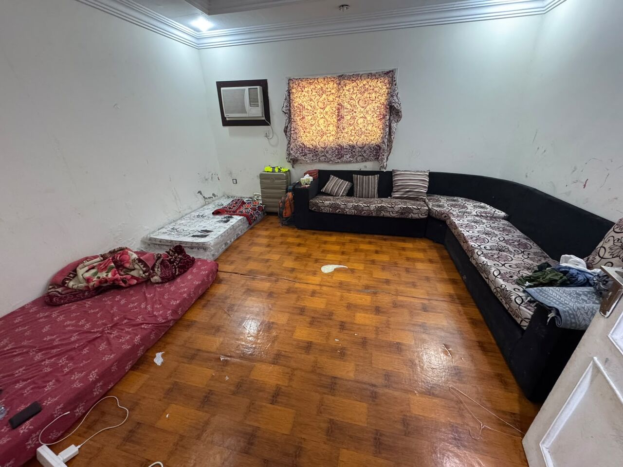 Madinah, Furniture, SAR 400,  For Sale &ndash; L-Shaped Sofa Set &ndash; 400 SAR