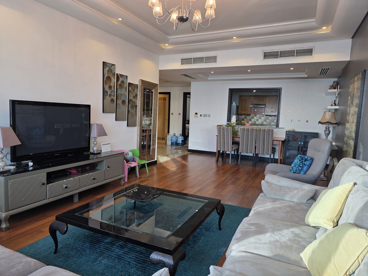 Manama, Apartments, Flats, Houses & Villas, BHD 450/month,  2 BR,  134 Sq. Meter,  AMAZING/HI-END QUALITY FURNISHING/ 2 CAR PARKINGS