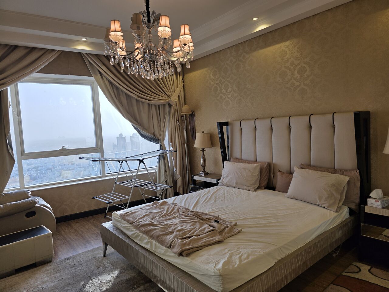Manama, Apartments, Flats, Houses & Villas, BHD 450/month,  2 BR,  134 Sq. Meter,  AMAZING/HI-END QUALITY FURNISHING/ 2 CAR PARKINGS