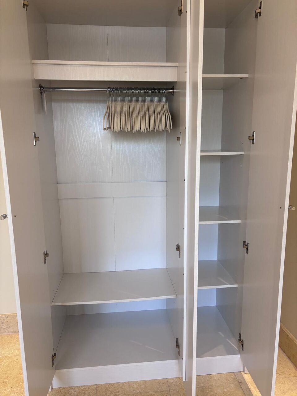 Thuwal, Furniture, SAR 700,  Wardrobe (collect By 29th Aug)