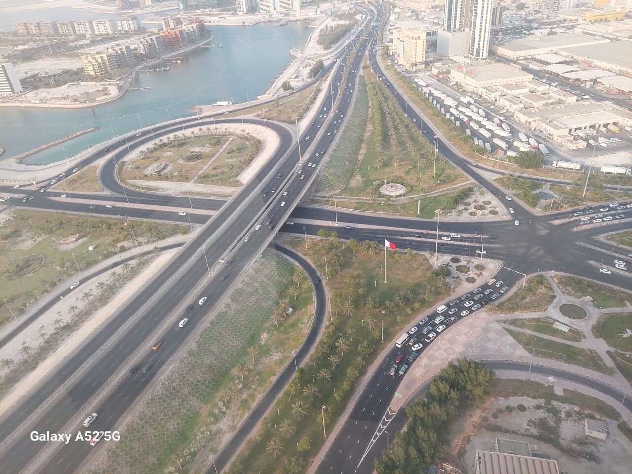 Manama, Apartments, Flats, Houses & Villas, BHD 525/month,  3 BR,  164 Sq. Meter,  FINANCIAL HARBOUR STUNNING VIEW/ REFURBISHED/KIDS COMMUNITY