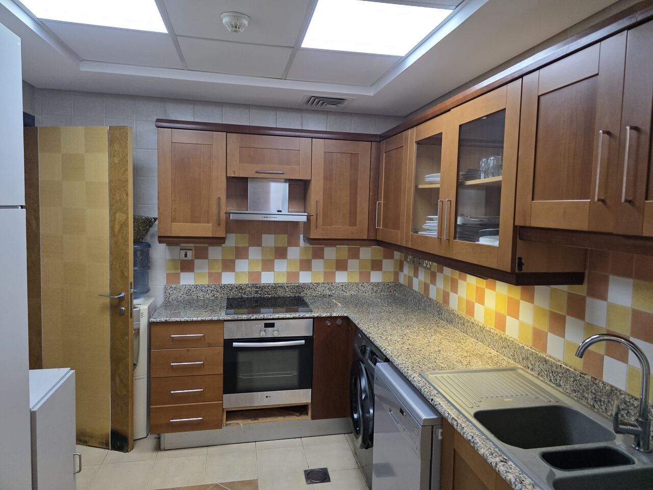 Manama, Apartments, Flats, Houses & Villas, BHD 525/month,  3 BR,  164 Sq. Meter,  FINANCIAL HARBOUR STUNNING VIEW/ REFURBISHED/KIDS COMMUNITY