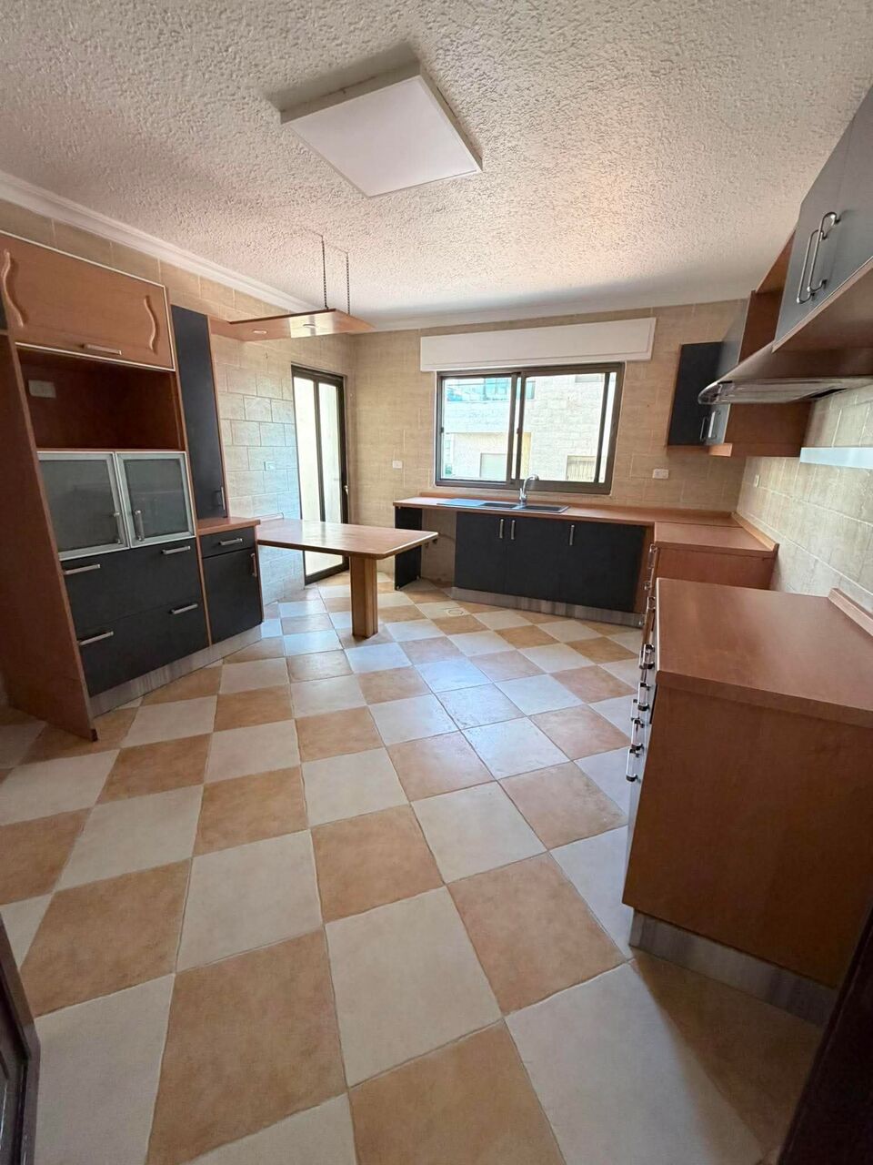 Amman, Apartments, Flats, Houses & Villas, JOD 6500/year,  3 BR,  Beautiful Apartment For Rent In Al-Kursi &ndash; Amman  A First-floor Apartment Measuring 190 M&sup2;