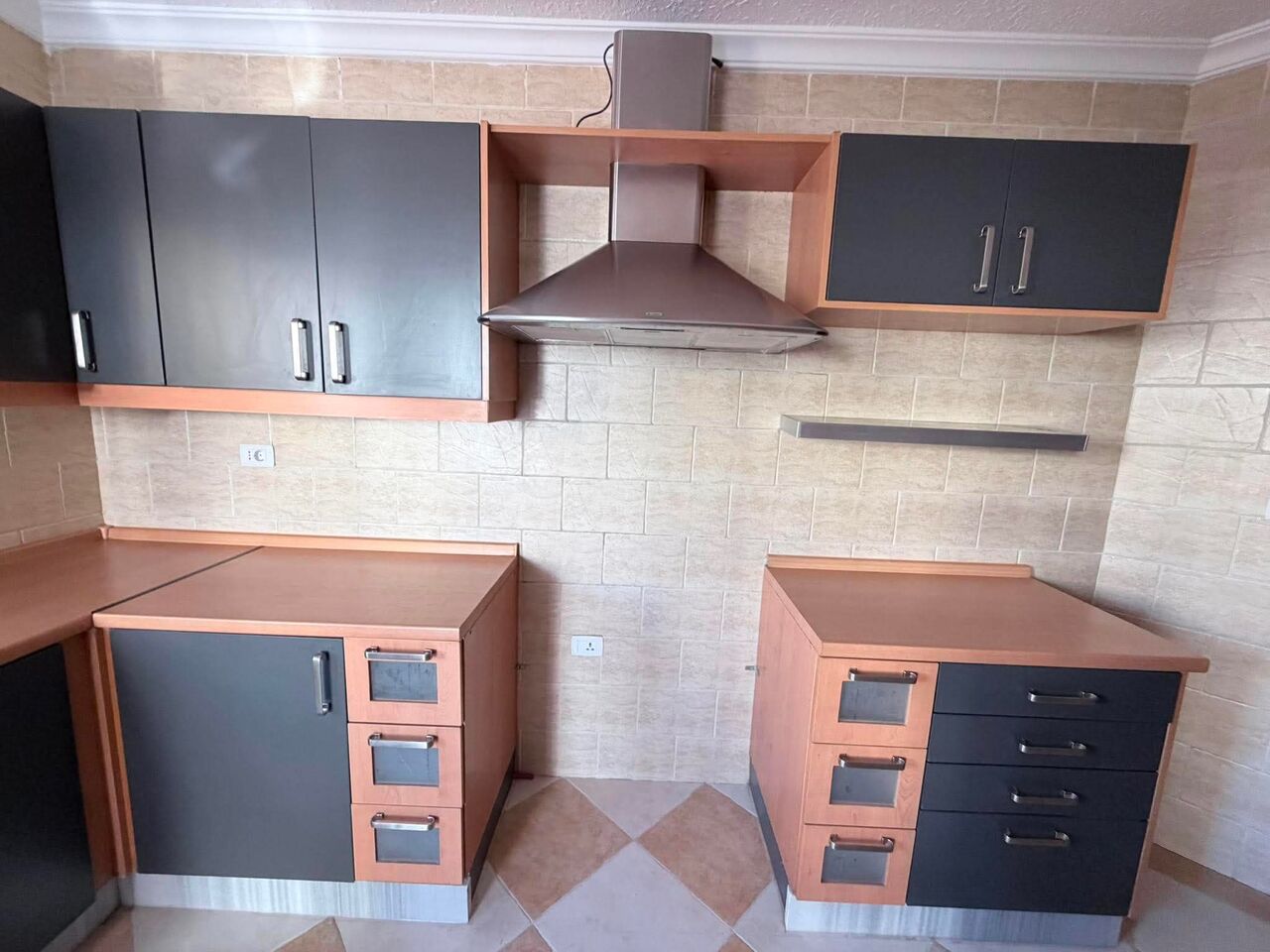Amman, Apartments, Flats, Houses & Villas, JOD 6500/year,  3 BR,  Beautiful Apartment For Rent In Al-Kursi &ndash; Amman  A First-floor Apartment Measuring 190 M&sup2;
