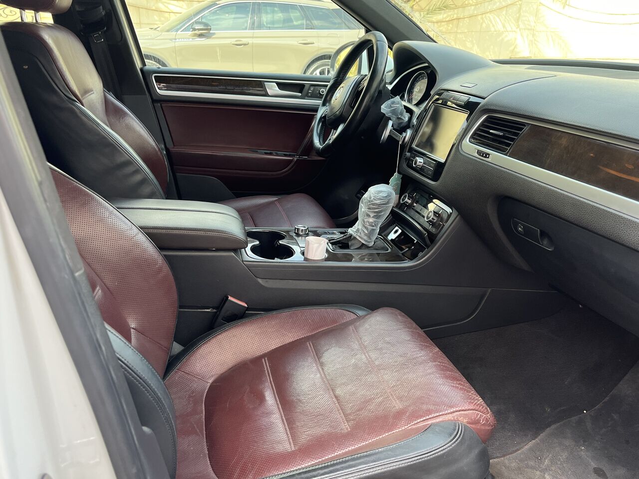 Riyadh, Vehicles, Cars & Trucks , SAR 37000,  Volkswagen Touareg,  2014,  Automatic,  454000 KM,   R-line