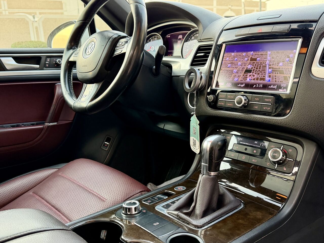 Riyadh, Vehicles, Cars & Trucks , SAR 35000,  Volkswagen Touareg,  2014,  Automatic,  454000 KM,   R-line
