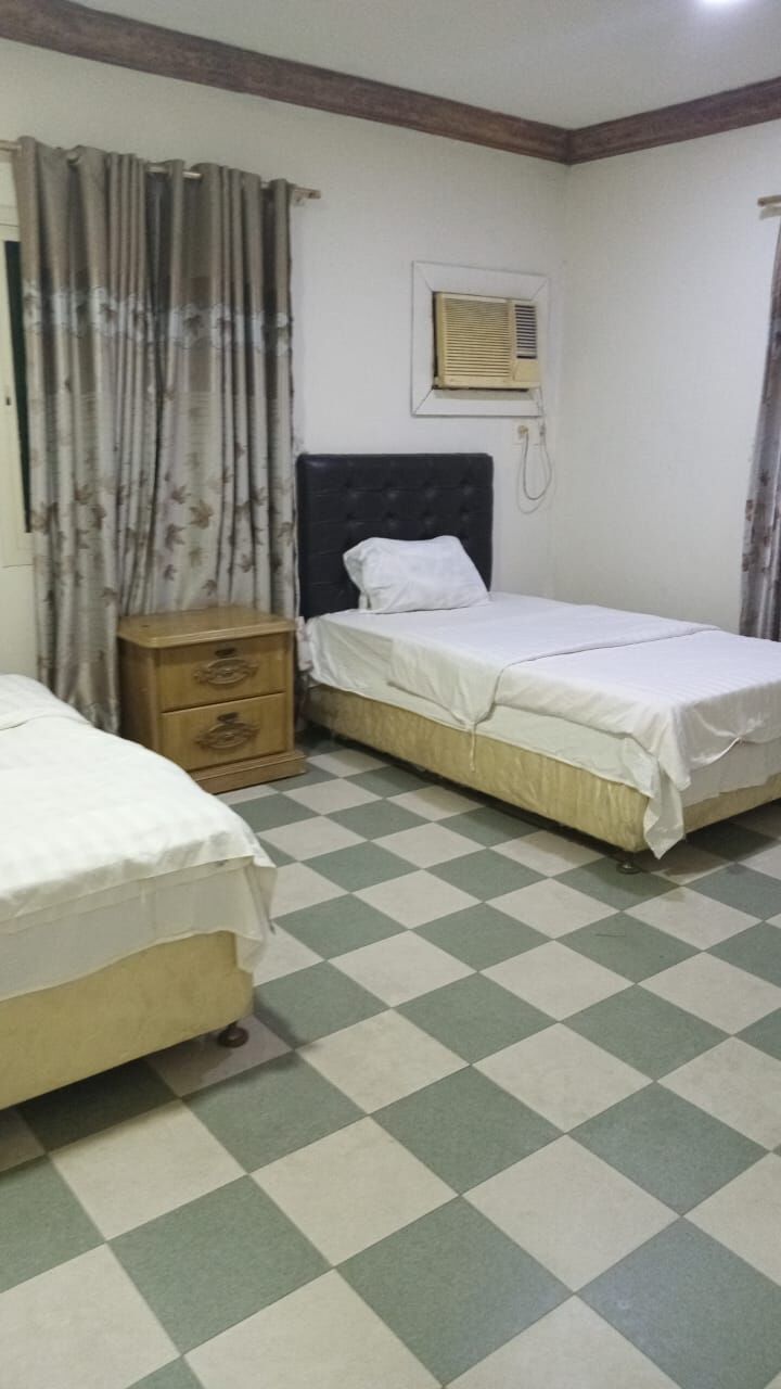 Dammam, Apartments, Flats, Houses & Villas, SAR 1100/month,  200 Sq. Meter,  Room Availble In 2 Bed Room Apartment