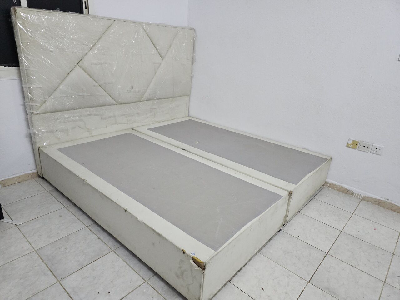Jeddah, Furniture, SAR 300,  Bed Without Mattress For Sale