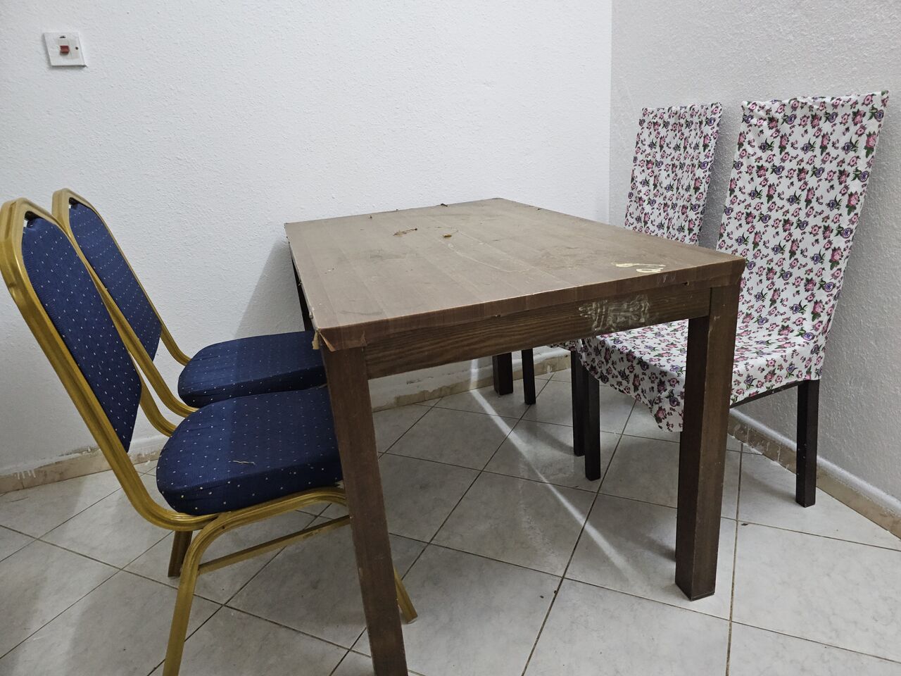 Jeddah, Furniture, SAR 200,  Dinning Table With Chairs