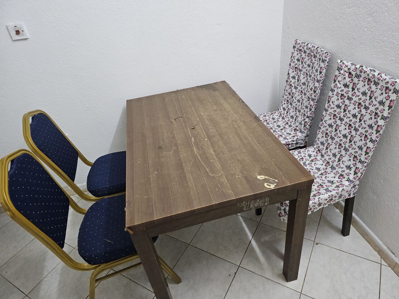 Jeddah, Furniture, SAR 200,  Dinning Table With Chairs