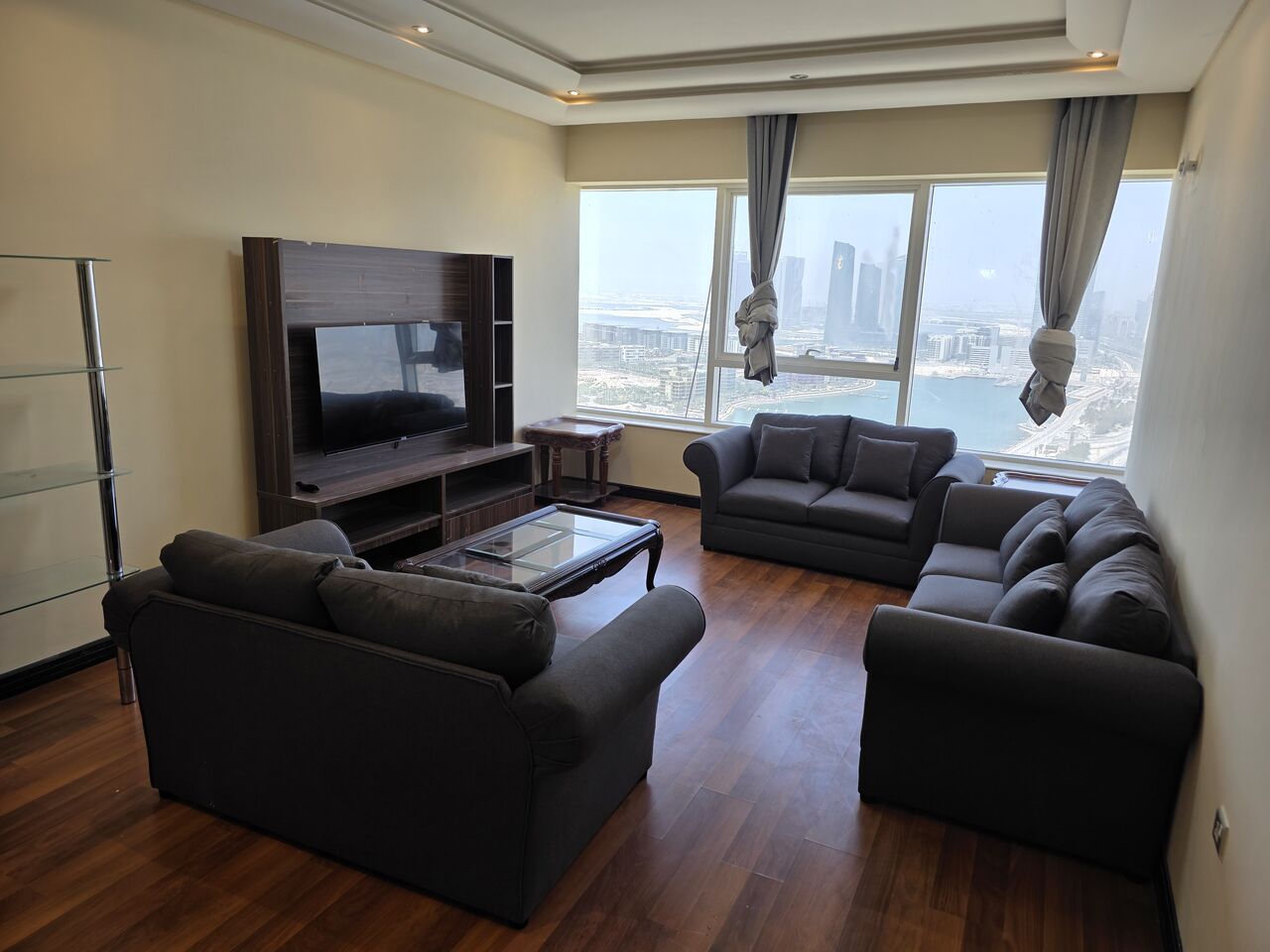 Manama, Apartments, Flats, Houses & Villas, BHD 400/month,  Furnished,  2 BR,  134 Sq. Meter,  YOUR DREAMS MEET REALITY HERE/ VALUE 4 RENT/HARBOUR VIEW