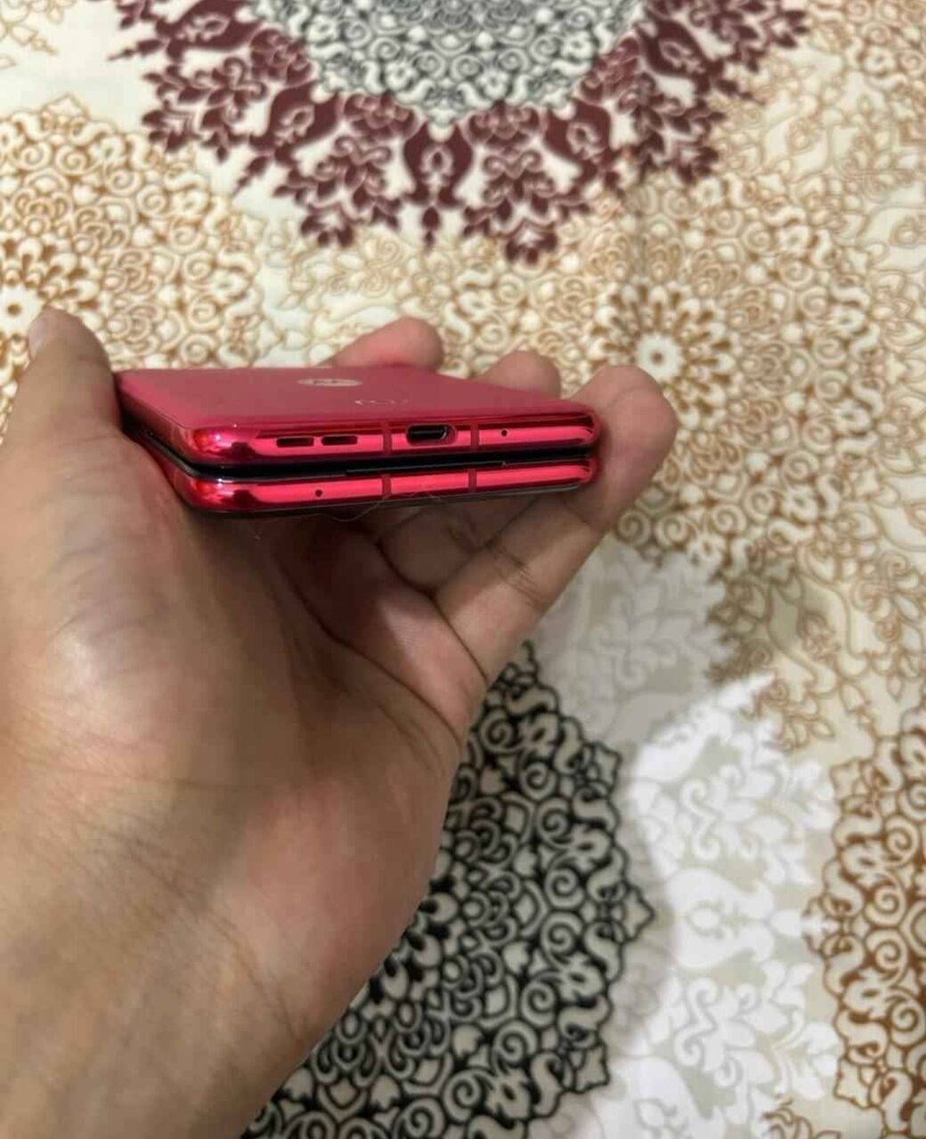 Al Aziziyah, Mobile Phones, SAR 1200,  Motorola Razr 40 Ultra, Premium Flip Phone, 10/10 Like New With Complete Box