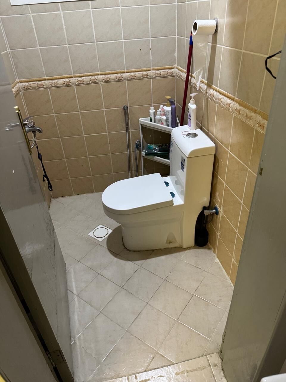 Riyadh, Rooms for Rent, SAR 16500/year,  Room For Rent - Sharing