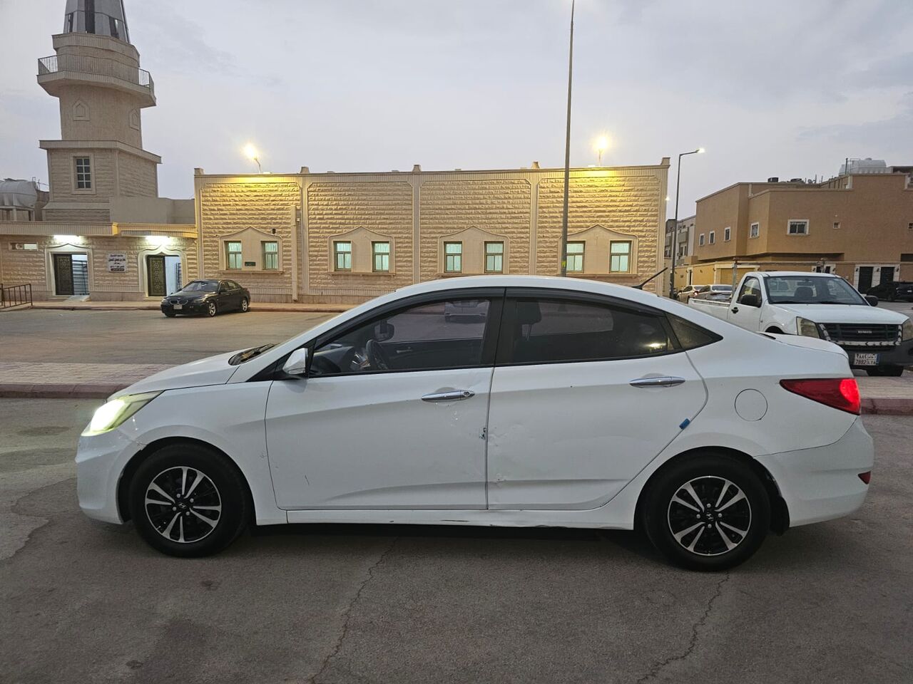 Riyadh, Vehicles, Cars & Trucks , SAR 22000,  Hyundai Accent,  2017,  Automatic,  304000 KM,