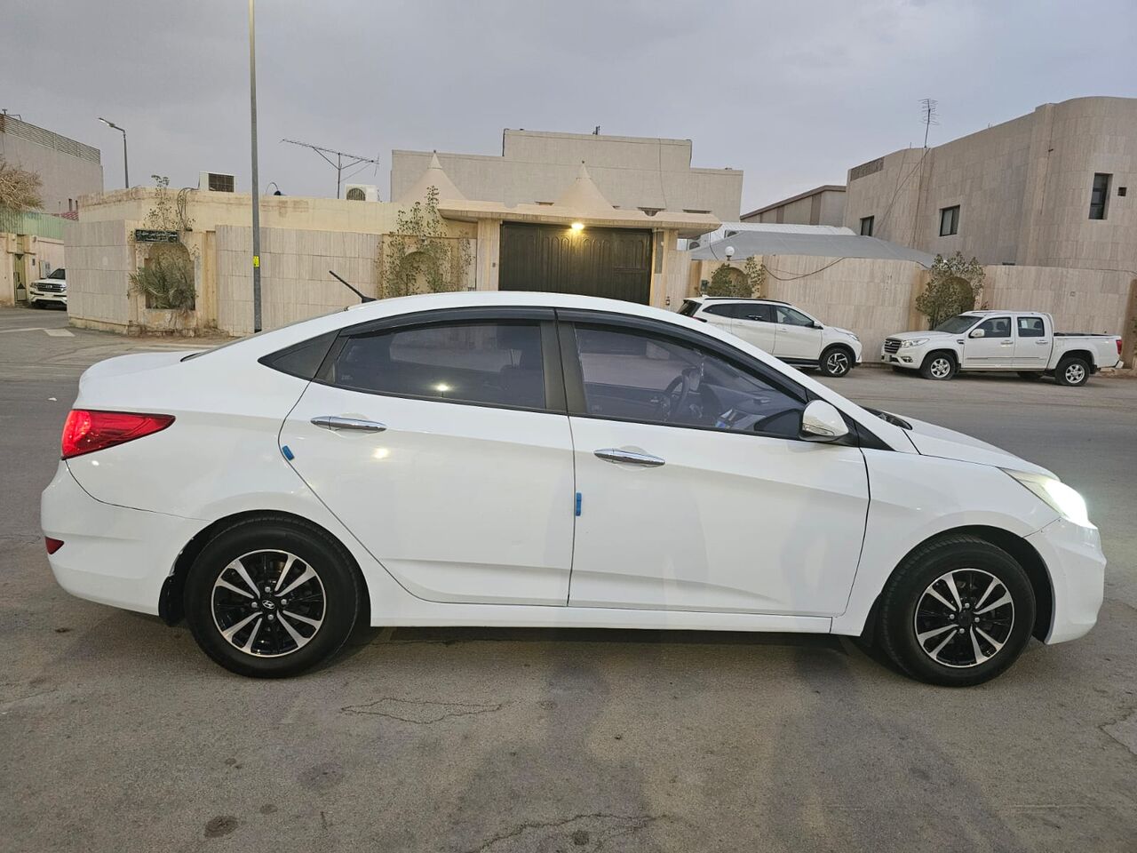 Riyadh, Vehicles, Cars & Trucks , SAR 22000,  Hyundai Accent,  2017,  Automatic,  304000 KM,