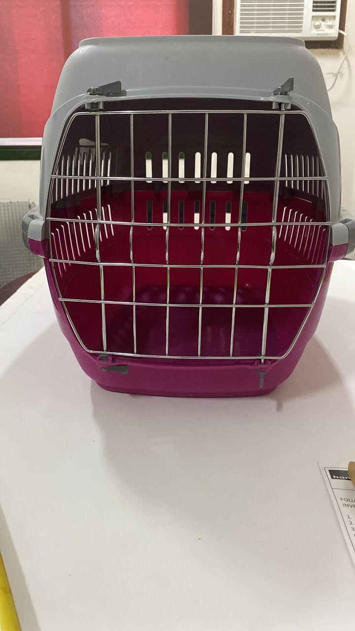 Tubli, Pet Supplies, BHD 10,  Length, Height, Width  Cat Carrier Pink/gray,  55cm X 35cm X 33cm, BD10