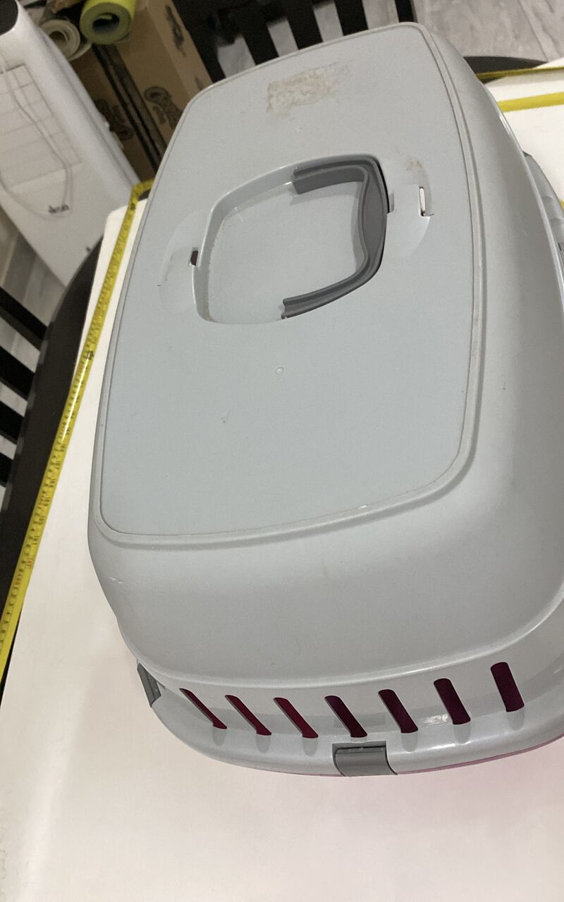 Tubli, Pet Supplies, BHD 10,  Length, Height, Width  Cat Carrier Pink/gray,  55cm X 35cm X 33cm, BD10