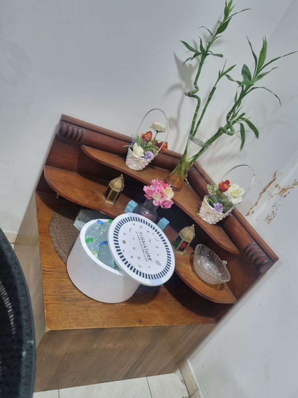 Dammam, Household Items, SAR 120,  Solid Wooden Corner Table / Corner Shelf 120SAR Negotiable