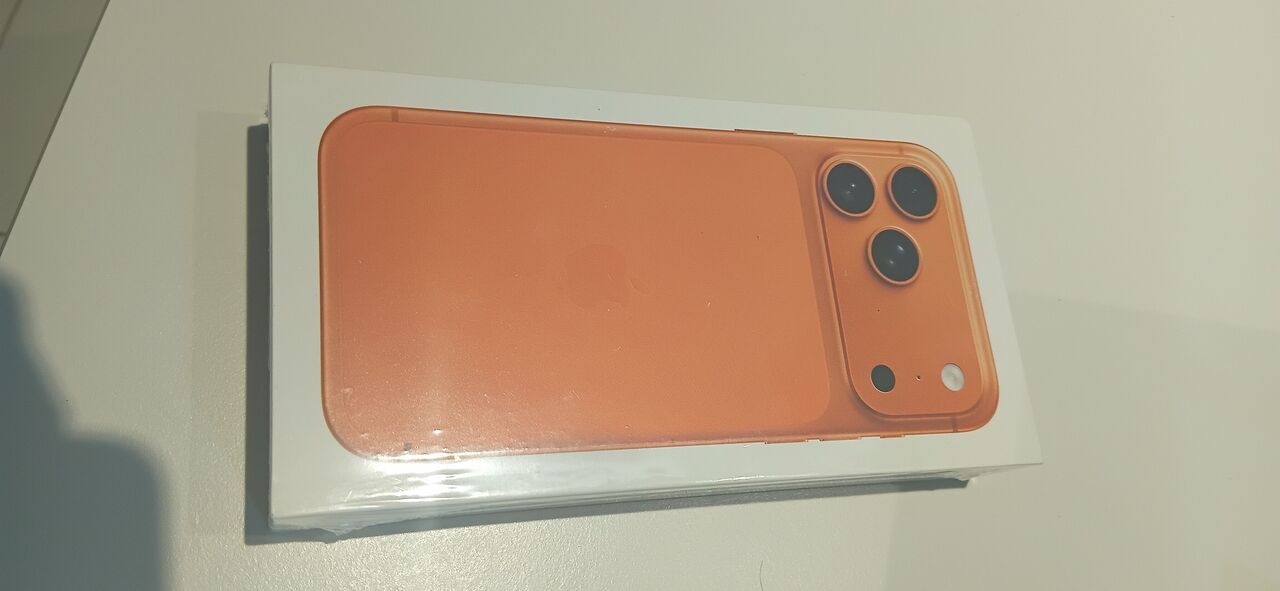 Manama, Mobile Phones, BHD 500,  Iphone 17 Pro Max 256 GB Orange, New Sealed, With Contract