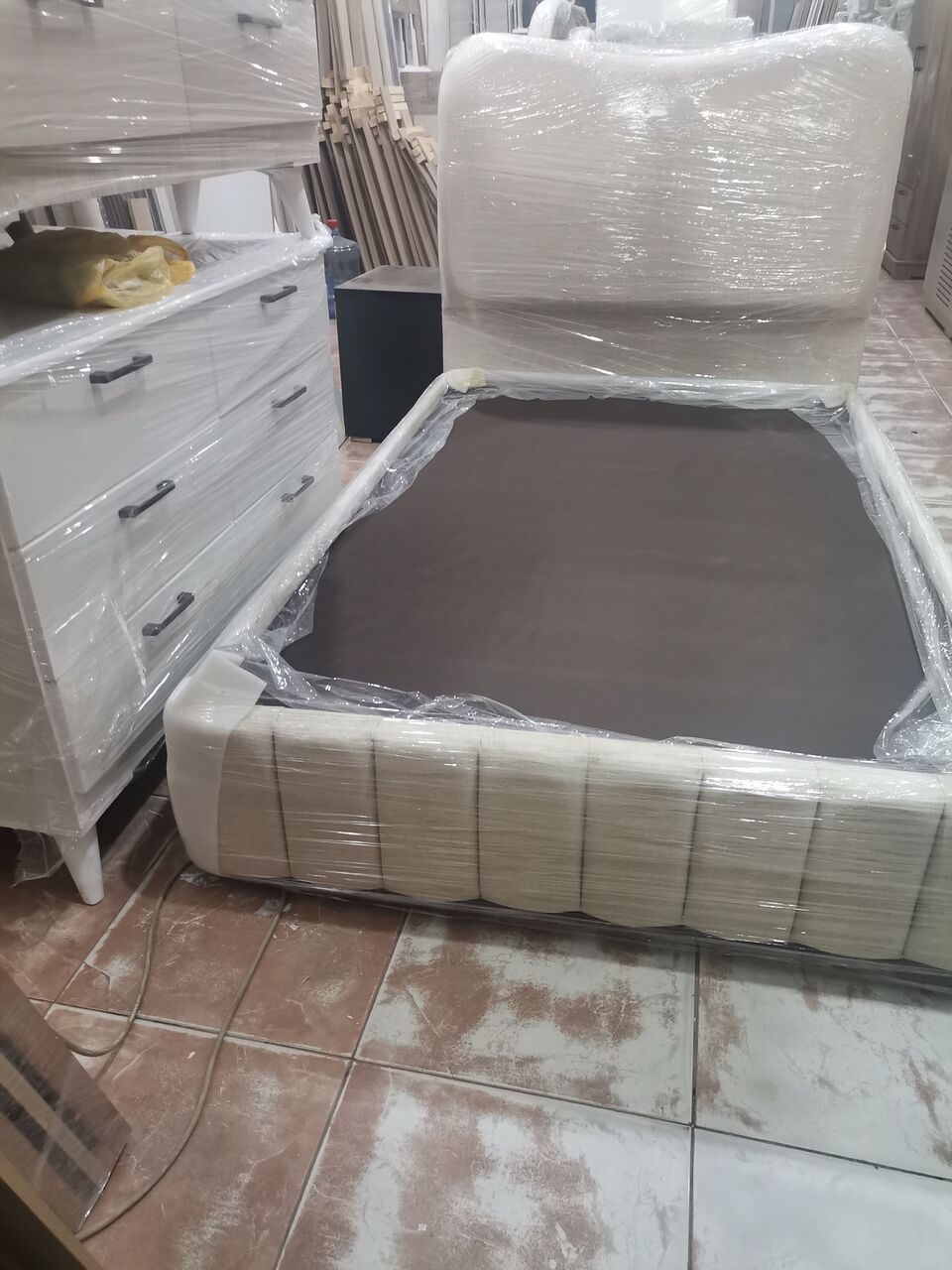 Al Aqeeq, Furniture, SAR 11,  New Bdrom Set Pakistani 🇵🇰