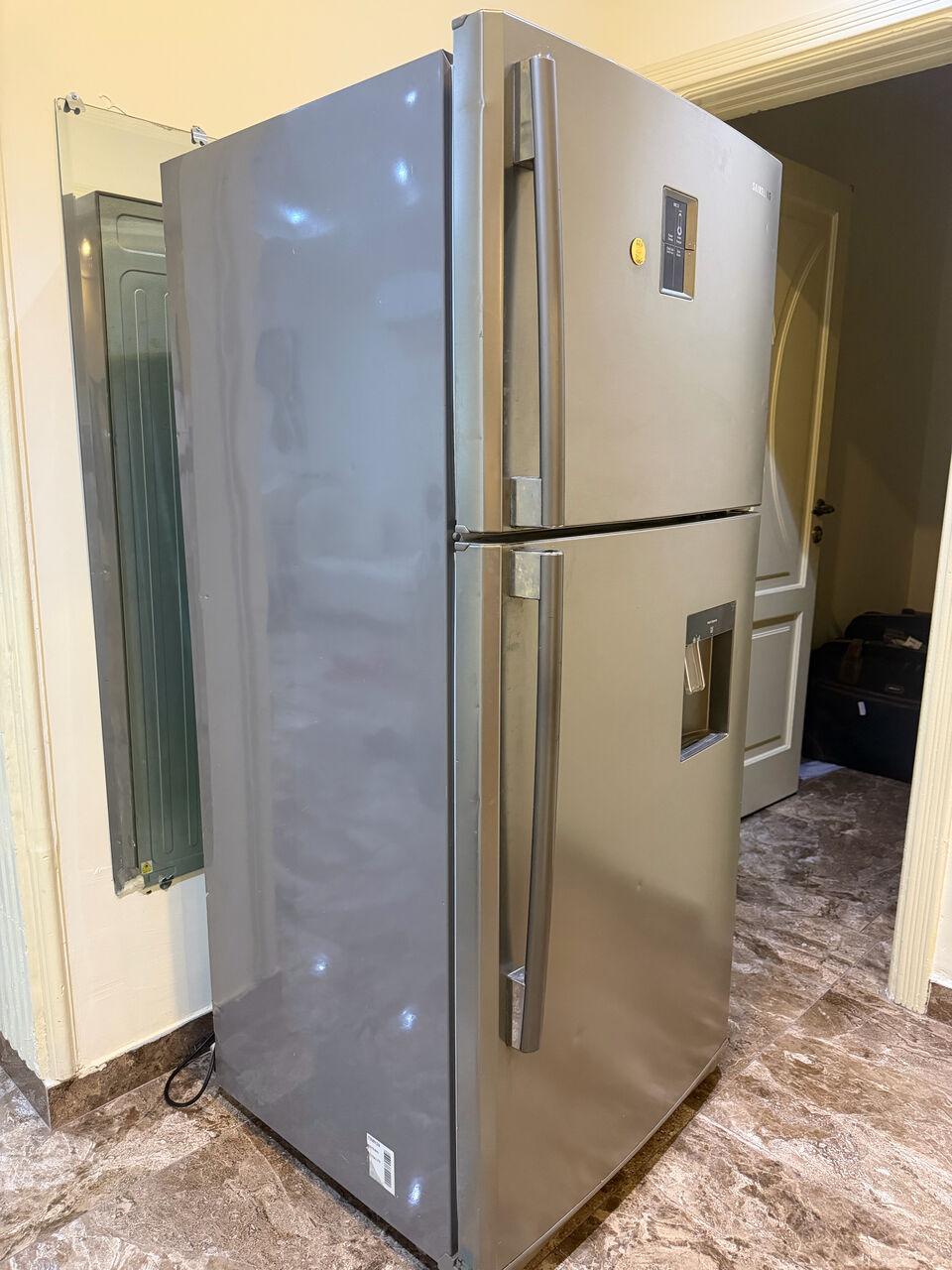 Jeddah, Appliances, SAR 1200,  Samsung Refrigerator For Sale. It Is A Home-use Fridge In Very Good Condition, With Excell