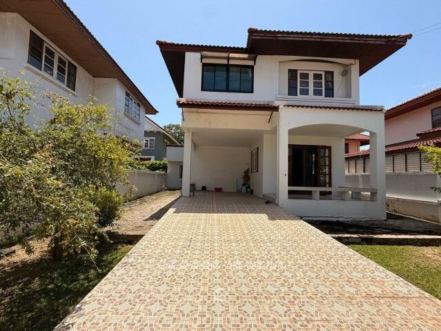 Bangkok, Villas, THB 20000,  67 Sq. Feet,  House For Rent Near The Sea, Ang Sila, Next To Phraya Satcha Road.  Seaside Village Ang