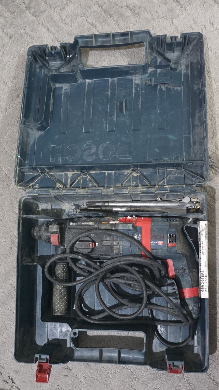 Al Malaz, Electronics, SAR 800,  Bosch And Osco Hammer Drill