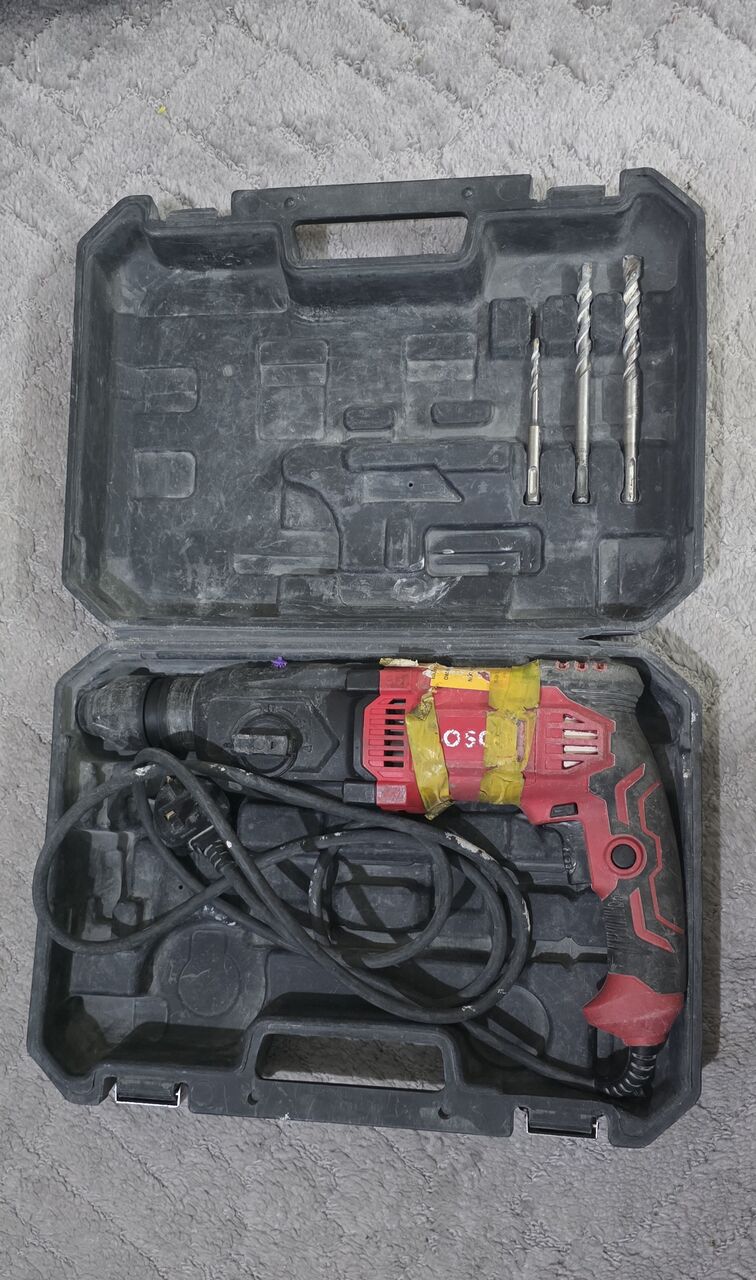 Al Malaz, Electronics, SAR 800,  Bosch And Osco Hammer Drill