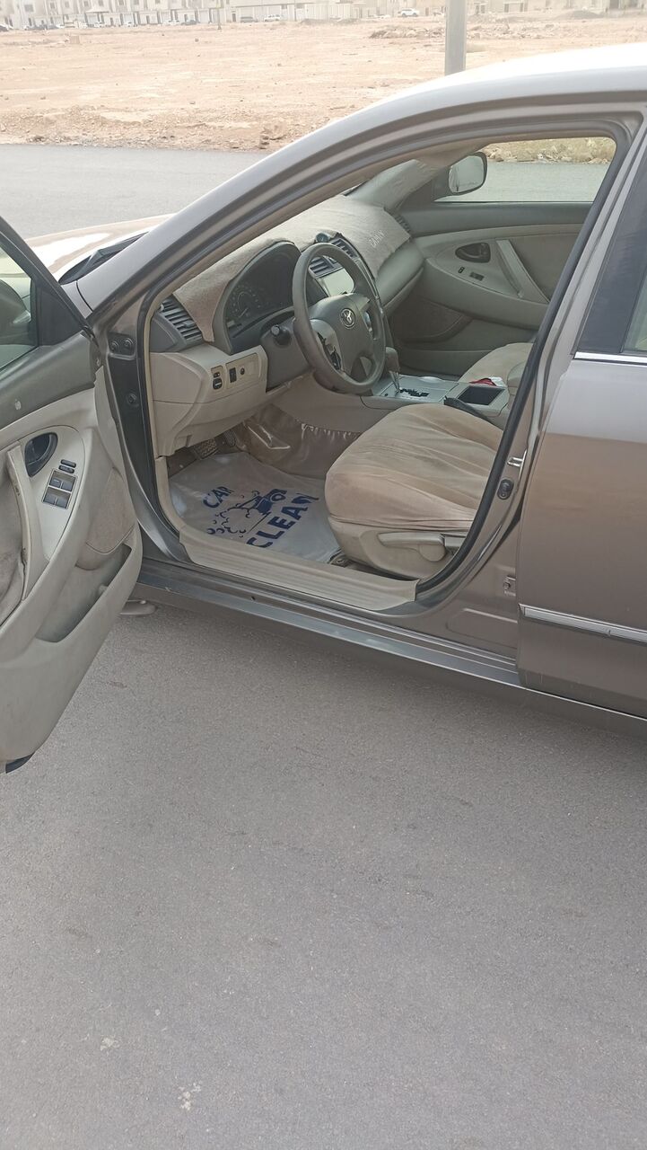 Riyadh, Vehicles, Cars & Trucks , SAR 22000,  Toyota Camry GL,  2010,  Automatic,  610000 KM,  Toyota Camry   V4 Low Fuel Consumption Vehicle Is In Excellent Condition