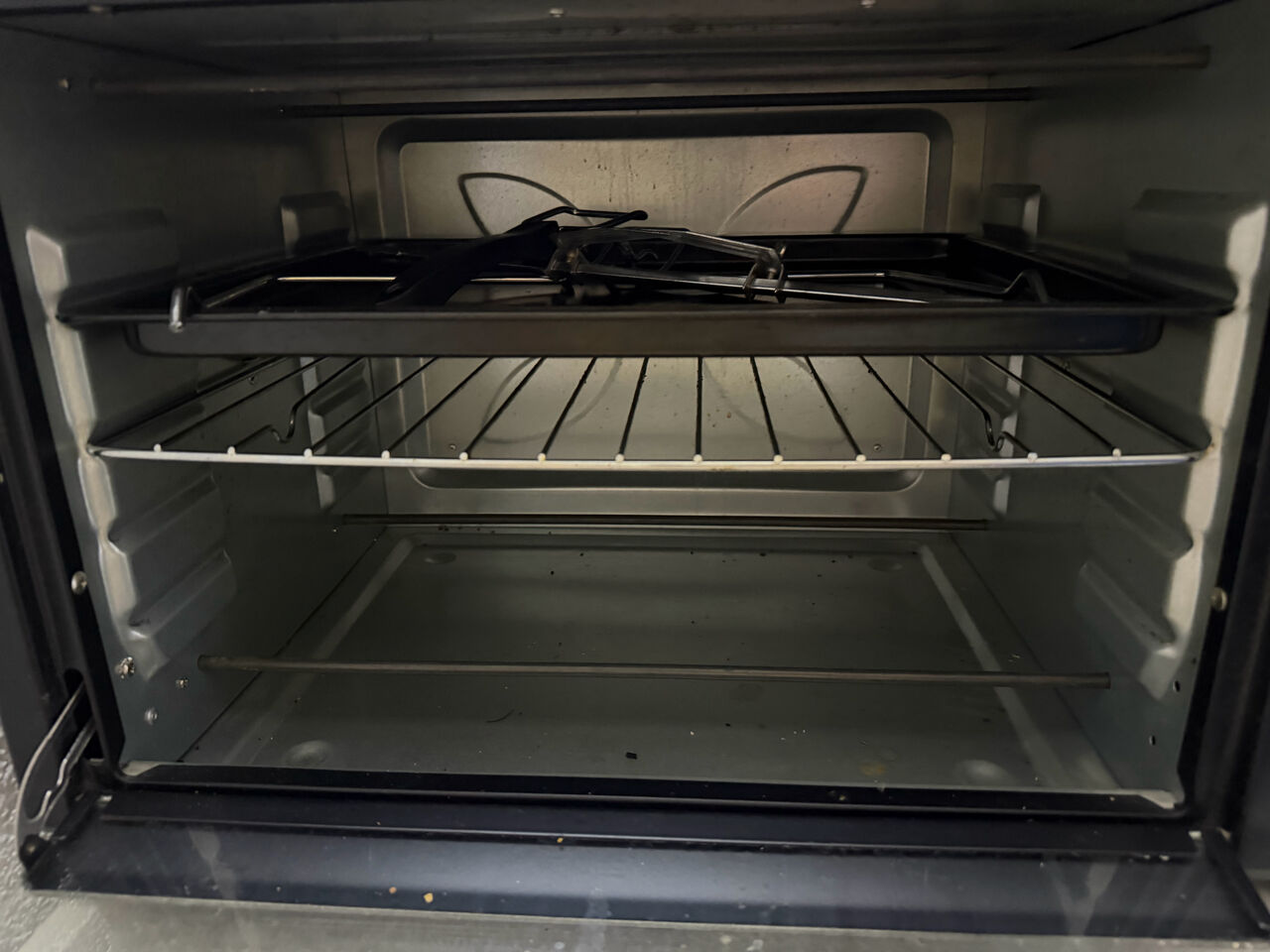 Umm Al Hamam, Appliances, SAR 150,  Emjoi Electric Oven 45L - Working Perfectly