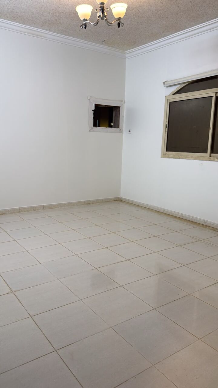 Al Yarmouk, Apartments, Flats, Houses & Villas, SAR 30000/year,  3 BR,  Family Apartment With Large Size Rooms And 2beadrooms 2bath Kitchen Hall