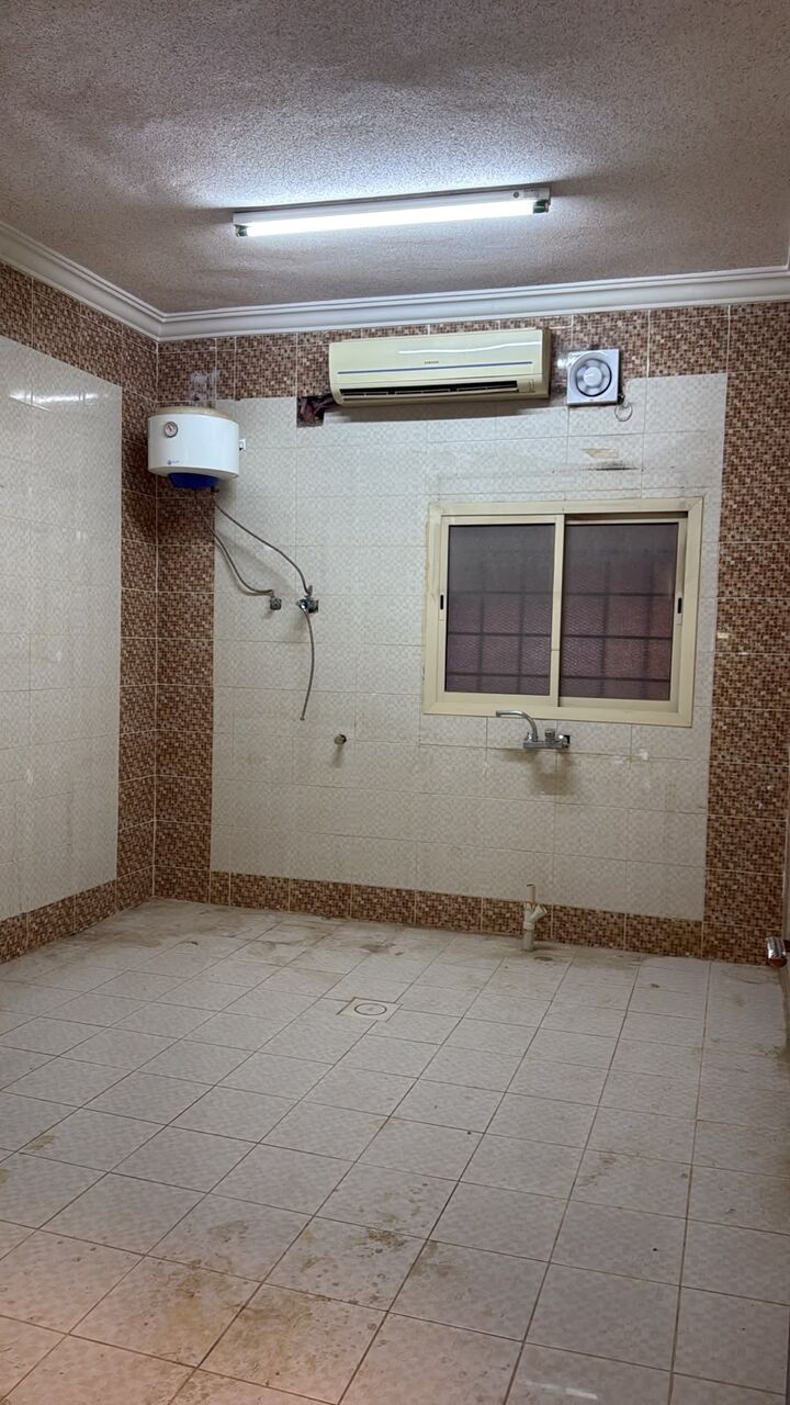 Al Yarmouk, Apartments, Flats, Houses & Villas, SAR 30000/year,  3 BR,  Family Apartment With Large Size Rooms And 2beadrooms 2bath Kitchen Hall