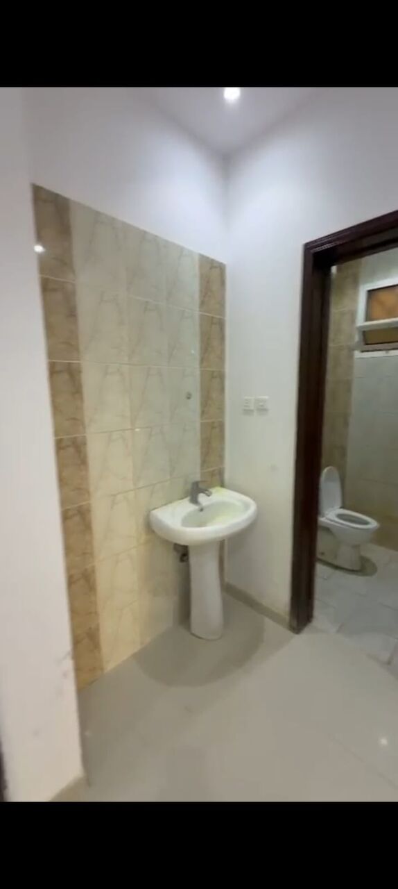Al Rawdah, Apartments, Flats, Houses & Villas, SAR 35000/year,  3 BR,  Family Ground Floor Apartment With Large 3 Beadrooms AC Kitchen Isntalled