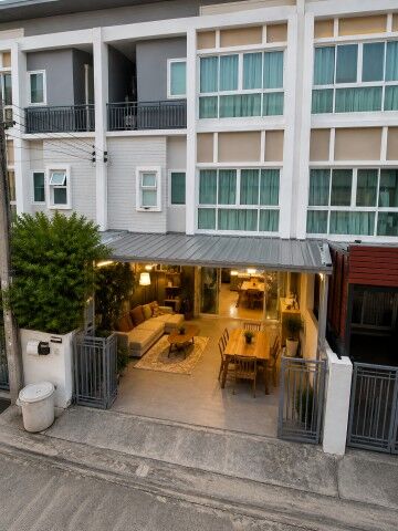 Bangkok, Villas, THB 24998,  21 Sq. Feet,  Soi Mistine, 5 Bedrooms, Townhome, 3 Floors, 187 Sq M. MRT Rat Phatthana 1.6 Km., 4