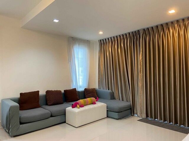 Bangkok, Villas, THB 32000,  22 Sq. Feet,  3-story Townhome For Rent, Town Avenu Srinakarin Project, Soi On Nut 68, Corner House,