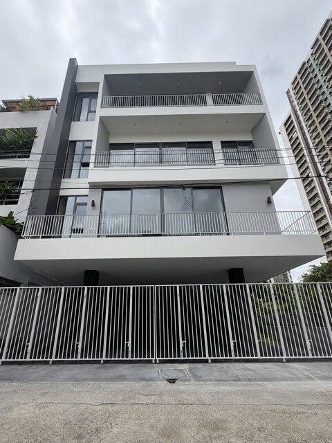 Bangkok, Real Estate For Sale, THB 54000000,  1 BR,  60 Sq. Feet,  New Home Office For Sale, 5 Floors Including Rooftop, With Elevator, Modern Luxury Style,