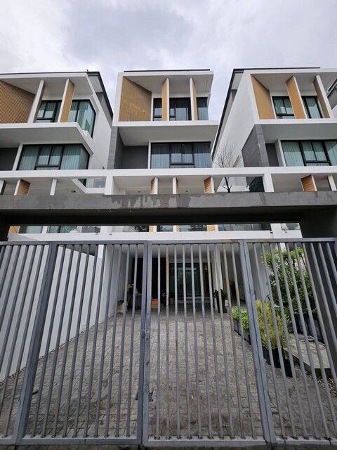 Bangkok, Villas, THB 135000,  49 Sq. Feet,  Home Office For Rent, 3.5 Floors, 385 Sq M., In The Heart Of Ladprao - Chokchai 4, Glam