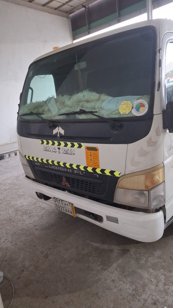 Dammam, Vehicles, Cars & Trucks , SAR 75000,  Mitsubishi- 2013, 9000ltr Diesel Tanker -SR-75000,  2013,  Manual,  450000 KM,  FAAS, ISTEMARA & INSURANCE NEW/ VALID