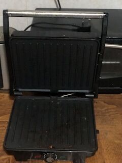 Dammam, Appliances, SAR 100,  Philips Air Fryer And Home Maker Sandwich Maker