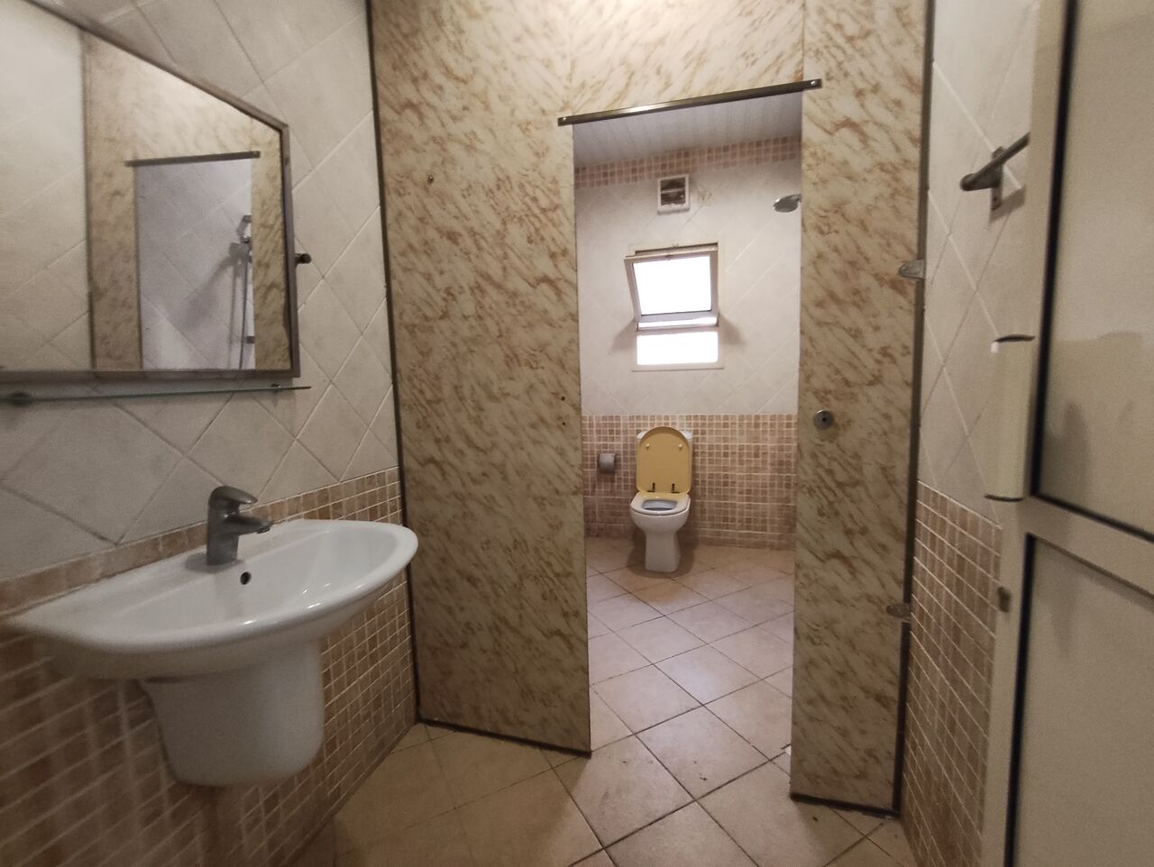 Janabiya, Apartments, Flats, Houses & Villas, BHD 160/year,  1 BR,  Janabiya:- Furnished Studio Flat On Rent With Unlimited Ewa .