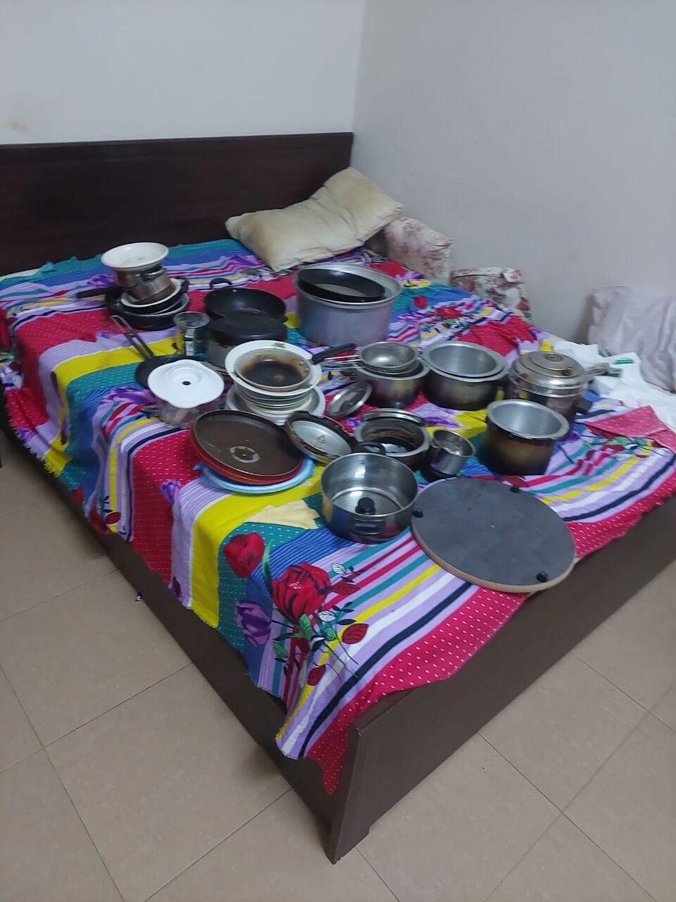 Jubail, Household Items, SAR 300,  TV, FRIDGE AND Kitchen Items