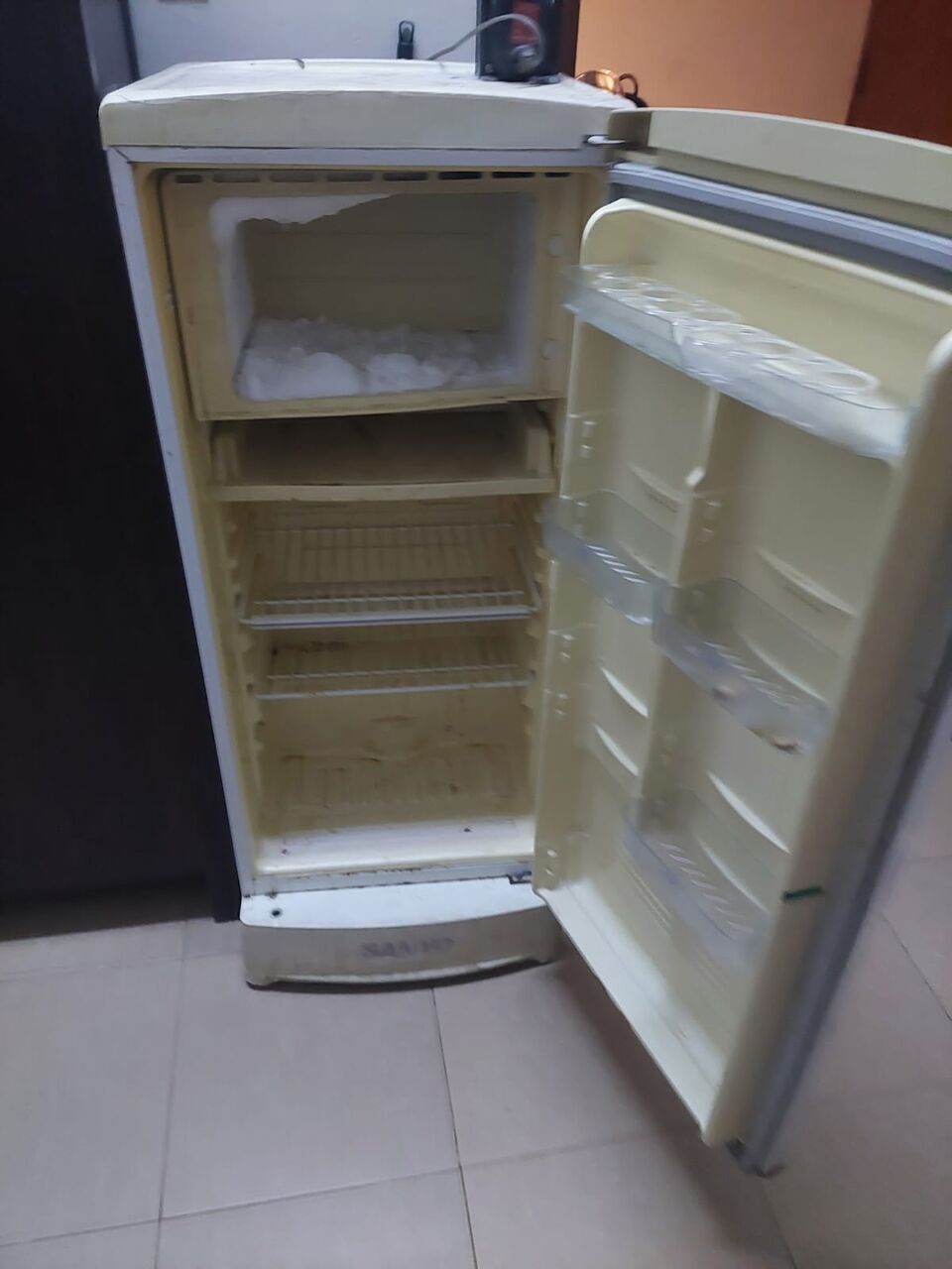 Jubail, Household Items, SAR 300,  TV, FRIDGE AND Kitchen Items