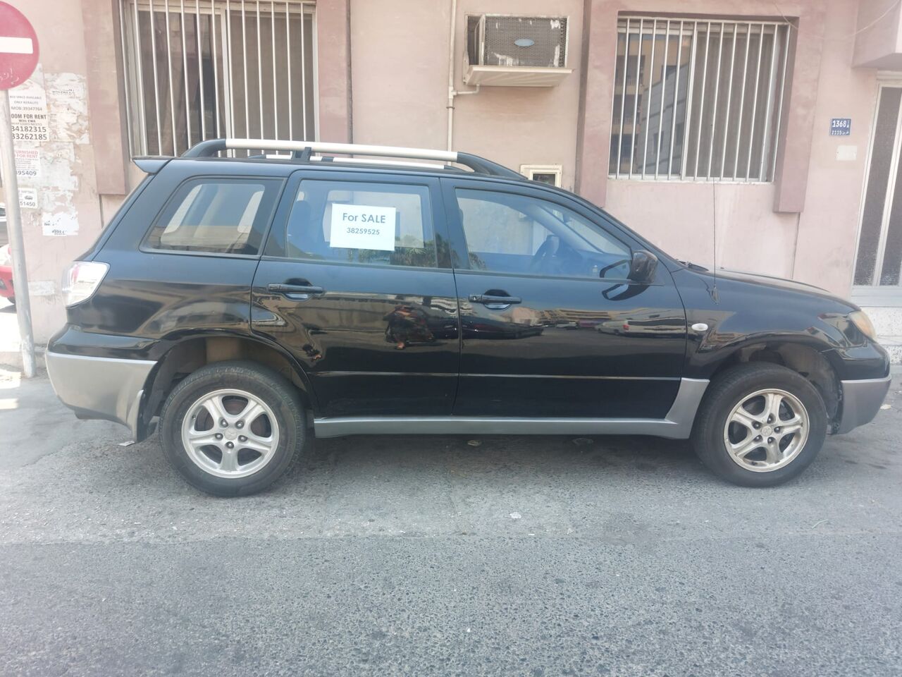 Manama, Vehicles, Cars & Trucks , BHD 1200,  Mitsubishi Outlander,  2004,  Automatic,  150000 KM,  Female Expat Owned   For Sale