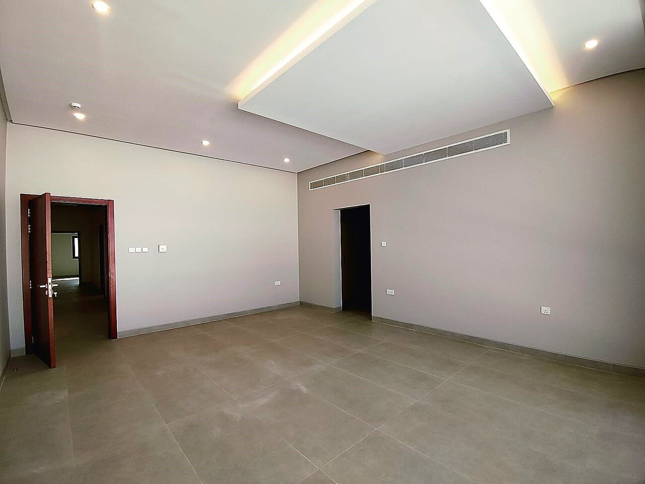 Salmaniya, Villas, BHD 900,  400 Sq. Meter,  Premium Residential Villa For Rent In Salmaniya BD.900/-